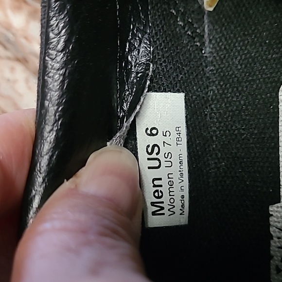 Darth Vader slip-on Vans, men's size 6, women's size 7 1/2. - Picture 7 of 7